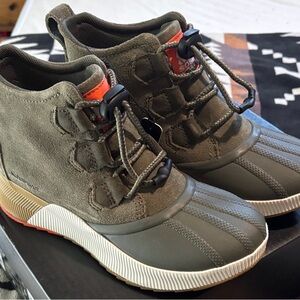 Sorel Youth Green Duck Boots